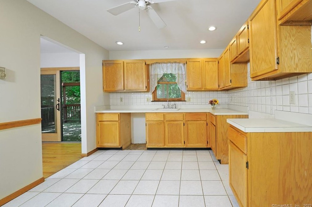 20 Dons Ter, Northville CT  06776-3664 exterior