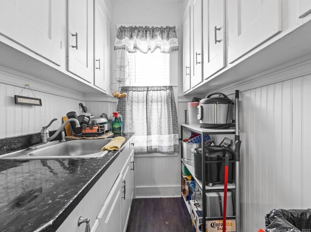 70 Spring St, New Haven CT 06519-2338 exterior