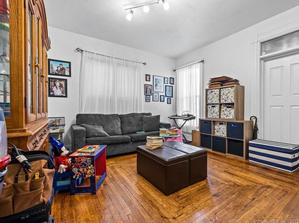 70 Spring St, New Haven CT 06519-2338 exterior