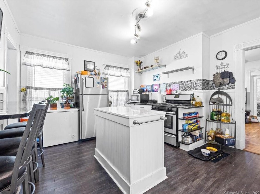 70 Spring St, New Haven CT 06519-2338 exterior