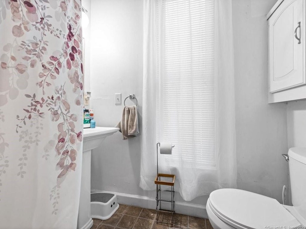 70 Spring St, New Haven CT 06519-2338 exterior