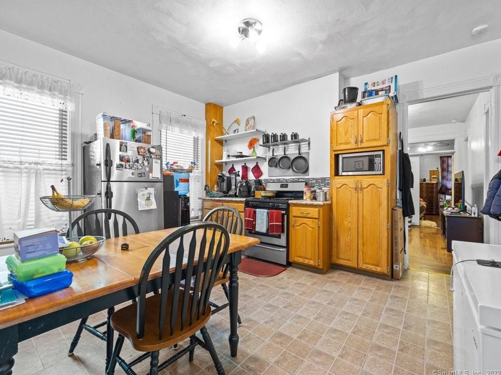 70 Spring St, New Haven CT 06519-2338 exterior