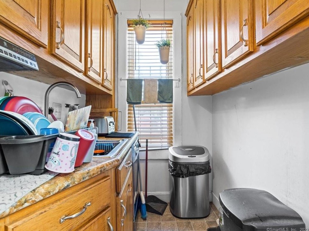 70 Spring St, New Haven CT 06519-2338 exterior