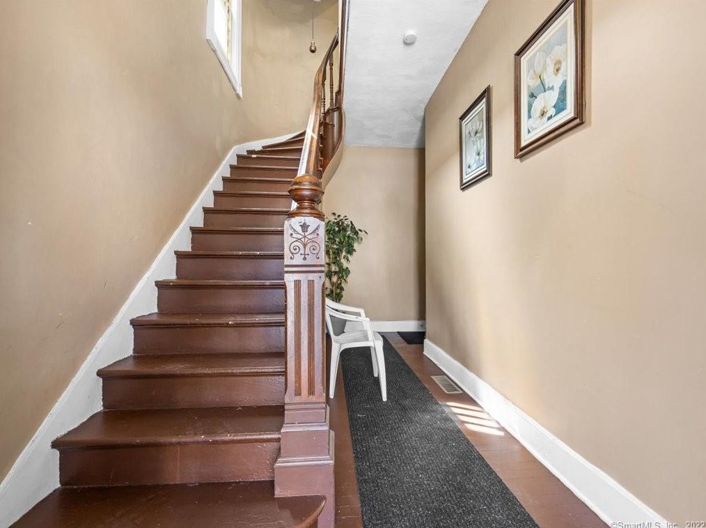 70 Spring St, New Haven CT 06519-2338 exterior