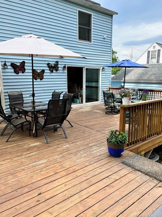 96 Lakeview Ave, New Haven CT 06516-1027 exterior