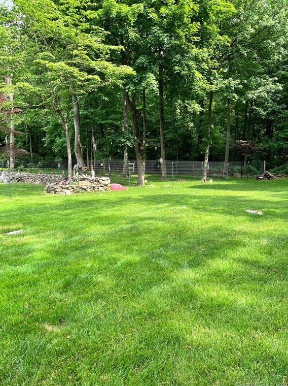 96 Lakeview Ave, New Haven CT 06516-1027 exterior