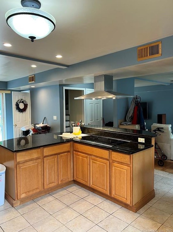 96 Lakeview Ave, New Haven CT 06516-1027 exterior