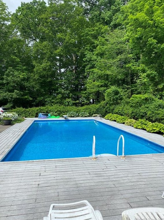 170 Hopkins Rd, Watertown CT  06795-1548 exterior