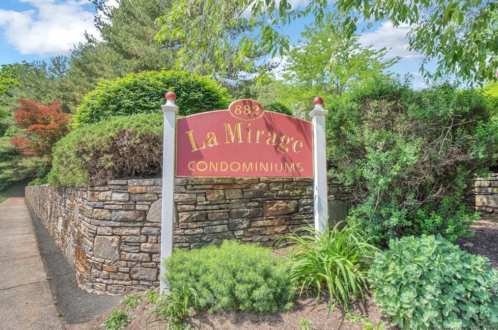 882 Colony Rd, Meriden CT  06450-2353 exterior