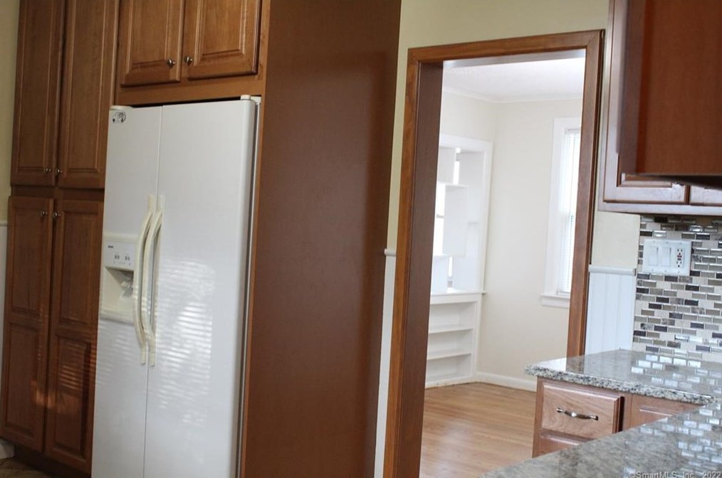 4 Huntington Ave, Huntington CT  06484-4008 exterior