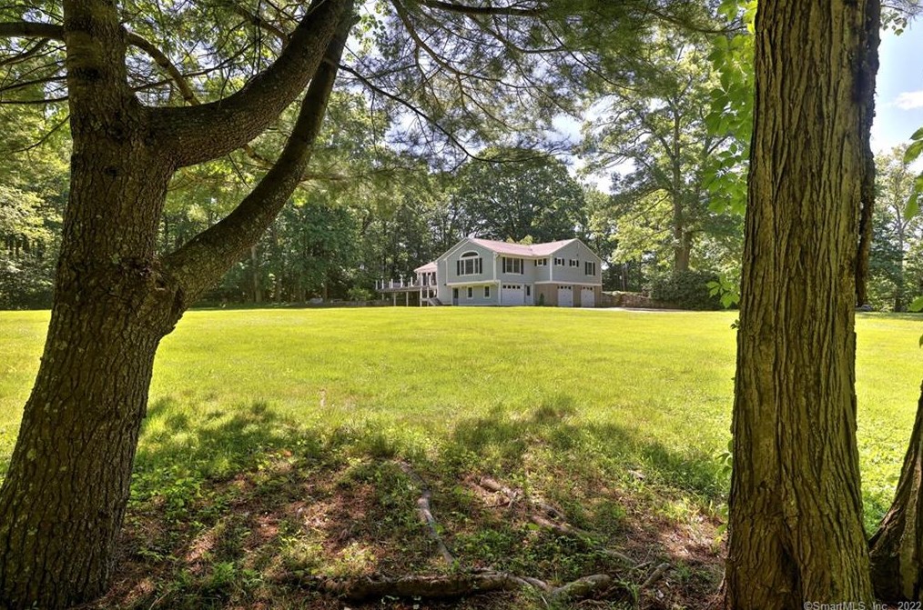 310 Beacon Rd, New Haven CT 06524-3080 exterior