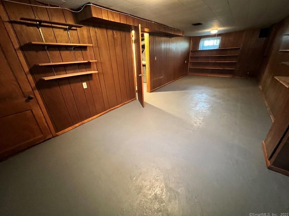 573 Henry Avenue Ext, Stratford CT  06614-3706 exterior