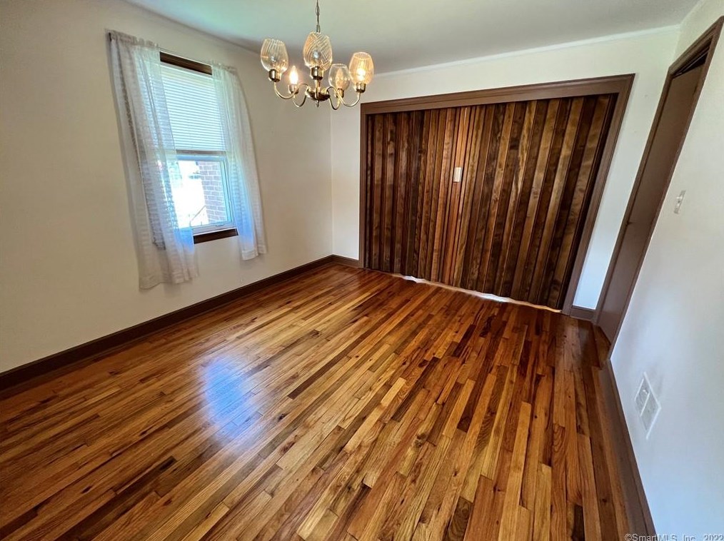 573 Henry Avenue Ext, Stratford CT  06614-3706 exterior