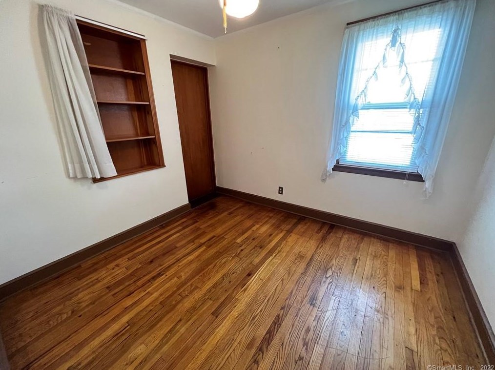 573 Henry Avenue Ext, Stratford CT  06614-3706 exterior