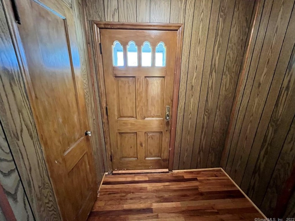 573 Henry Avenue Ext, Stratford CT  06614-3706 exterior