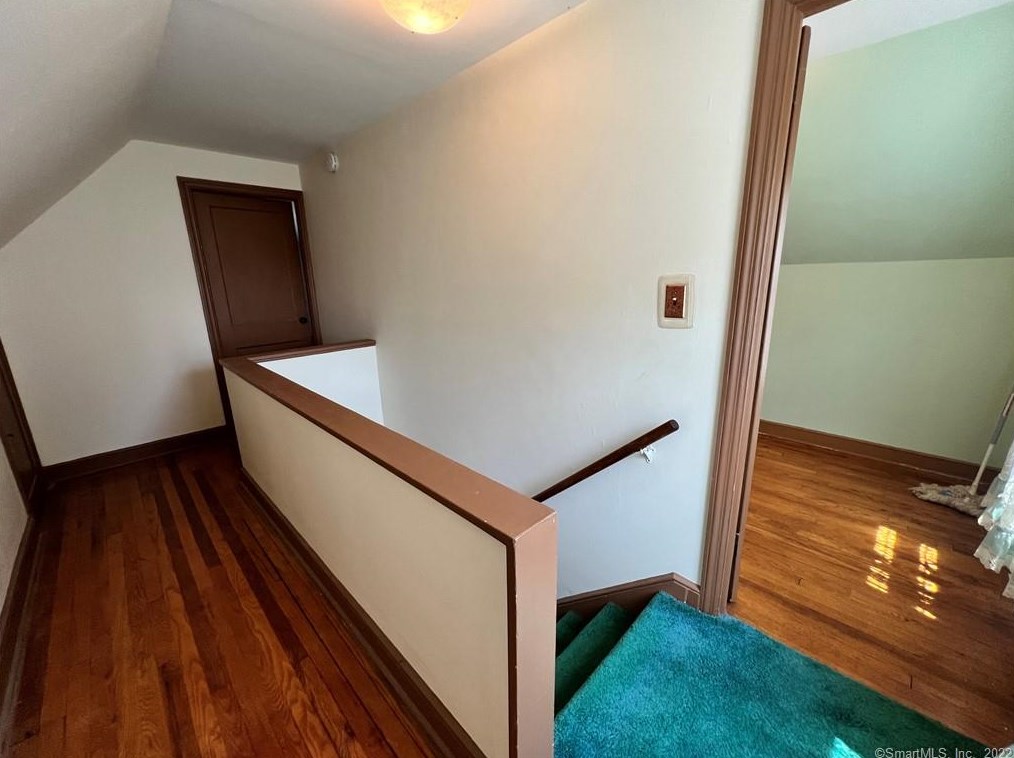 573 Henry Avenue Ext, Stratford CT  06614-3706 exterior