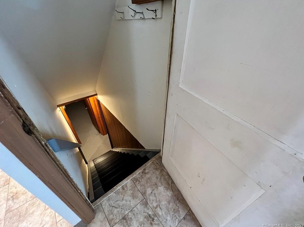 573 Henry Avenue Ext, Stratford CT  06614-3706 exterior