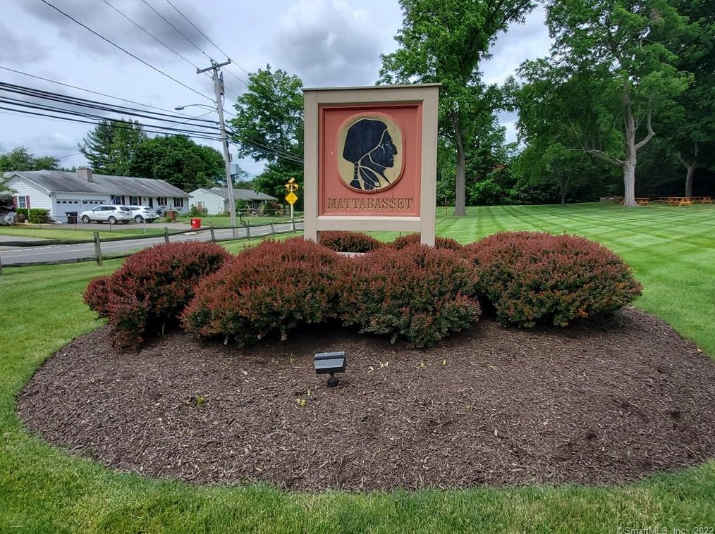24 Mattabasset Dr, Meriden CT  06450-7427 exterior