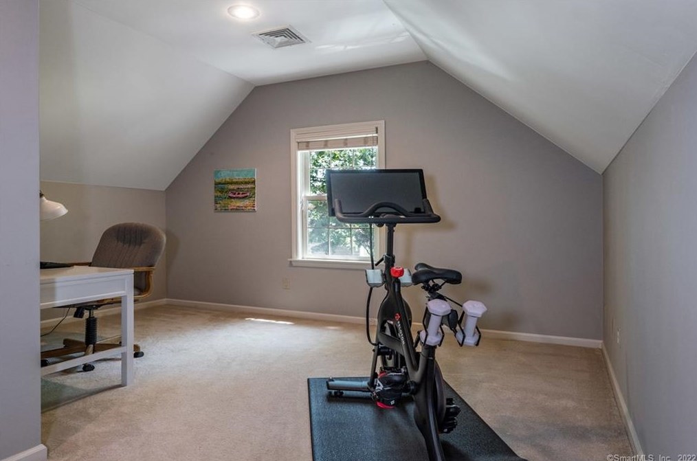 9 Stanton Ct, Madison CT 06443-3352 exterior