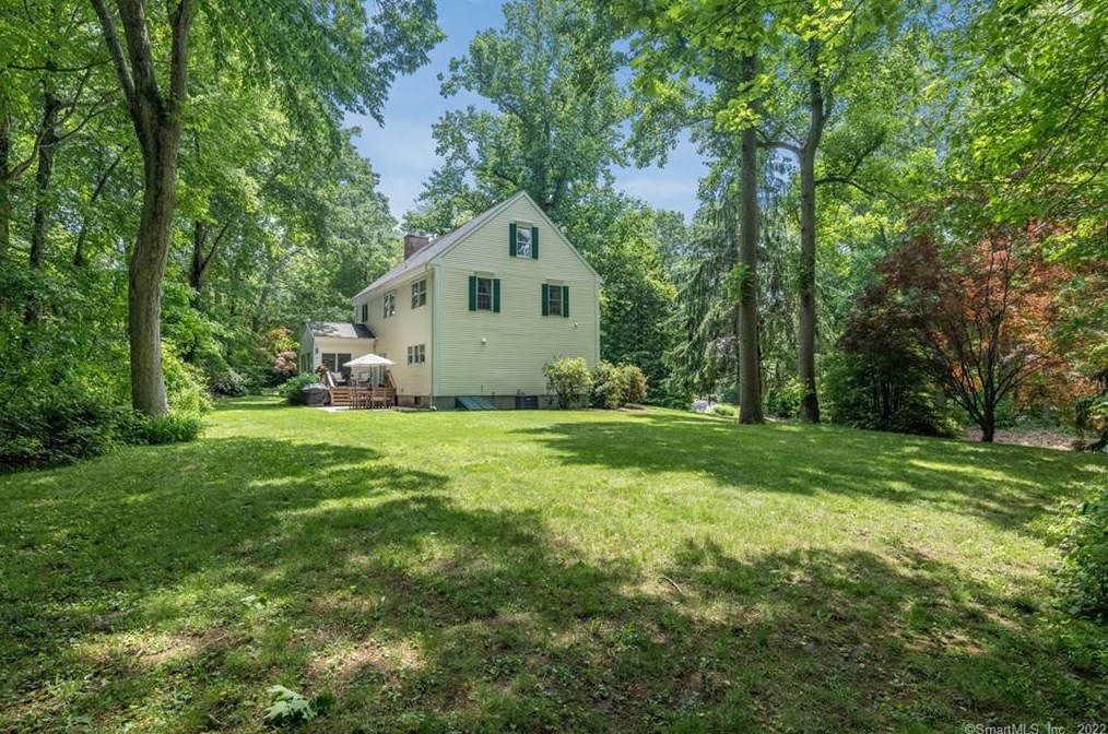 9 Stanton Ct, Madison CT 06443-3352 exterior