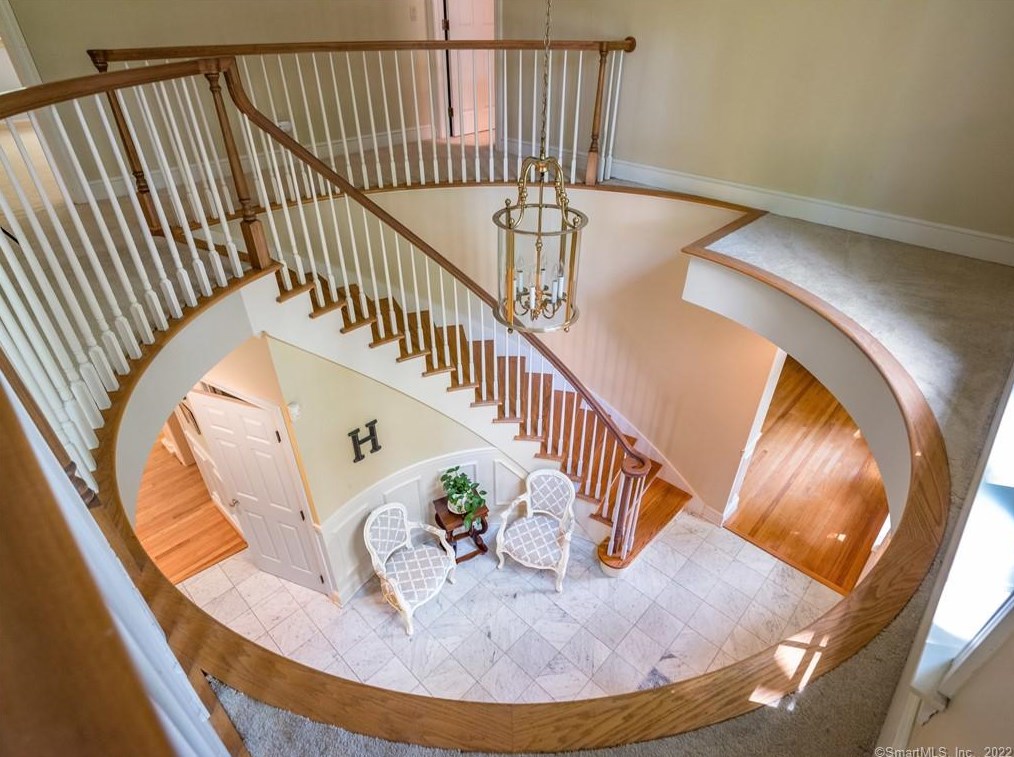 9 Stanton Ct, Madison CT 06443-3352 exterior