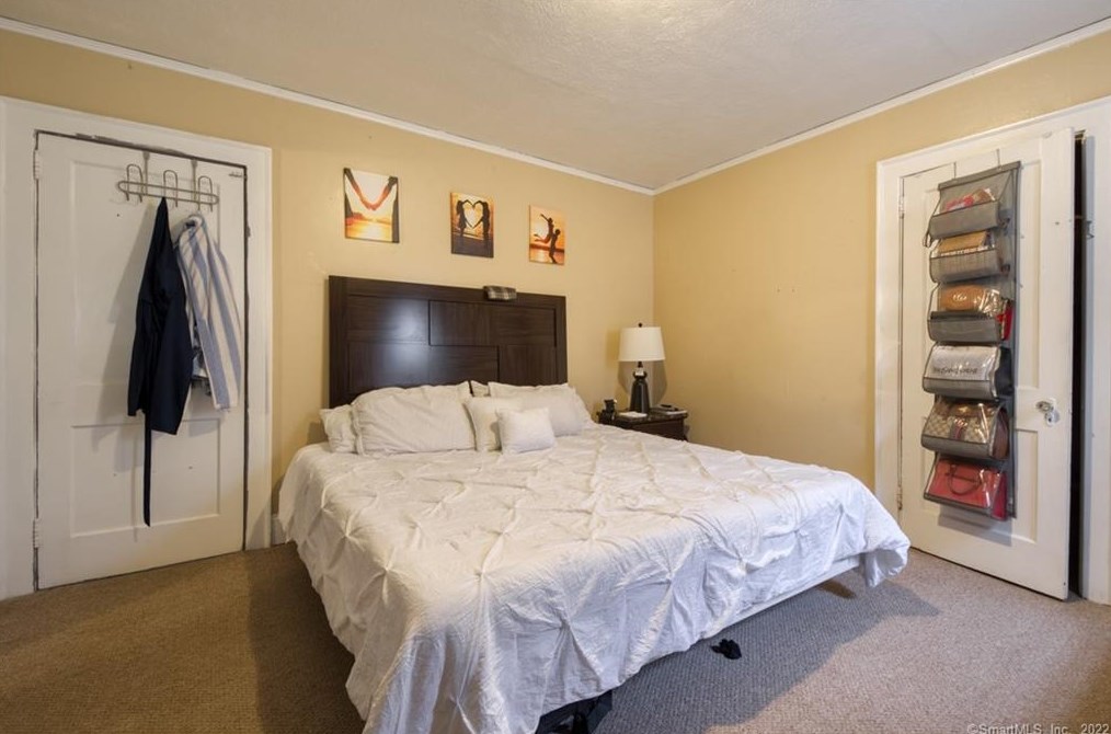 74 Nilan St, Hartford CT 06106-3745 exterior