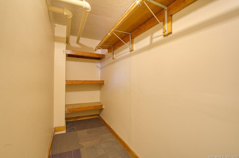 74 Nilan St, Hartford CT 06106-3745 exterior