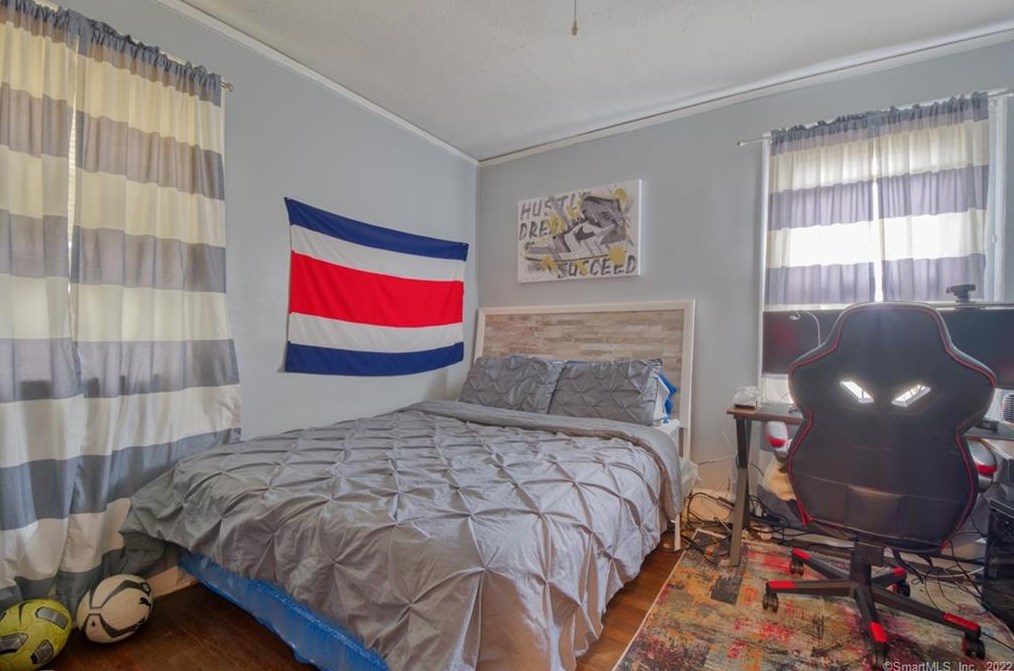 74 Nilan St, Hartford CT 06106-3745 exterior