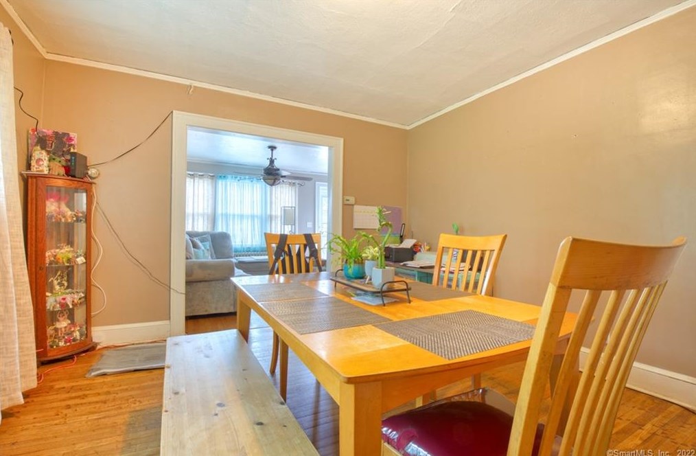 74 Nilan St, Hartford CT 06106-3745 exterior