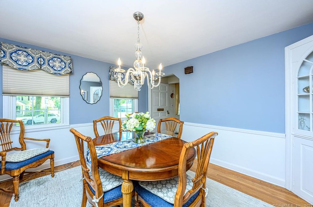 72 Hall St, New Haven CT 06516-3720 exterior