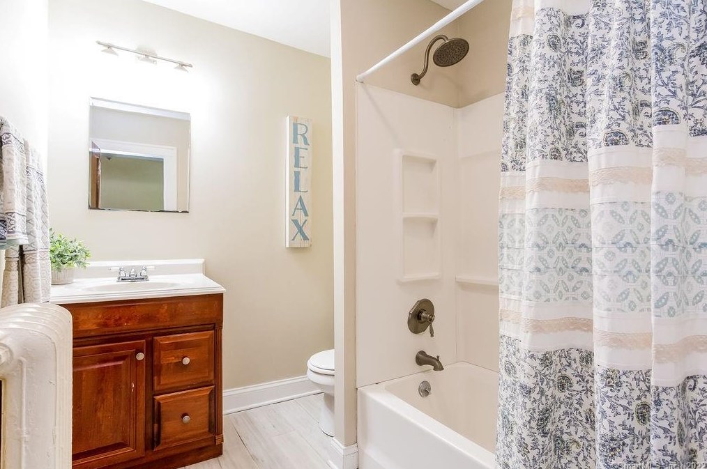 126 Palm St, Hartford CT 06112-1355 exterior