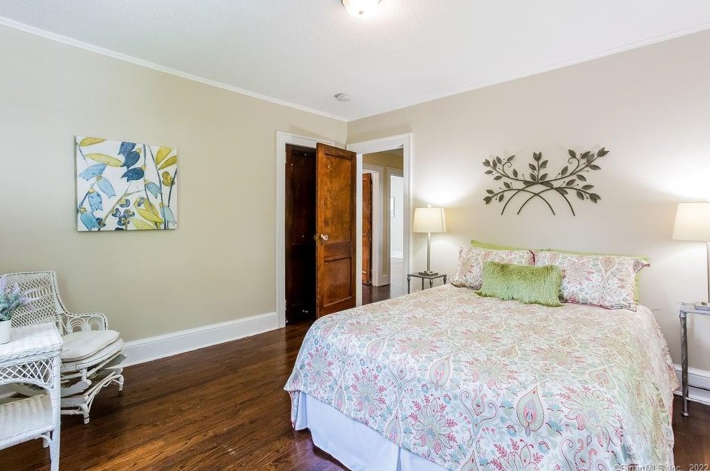 126 Palm St, Hartford CT 06112-1355 exterior