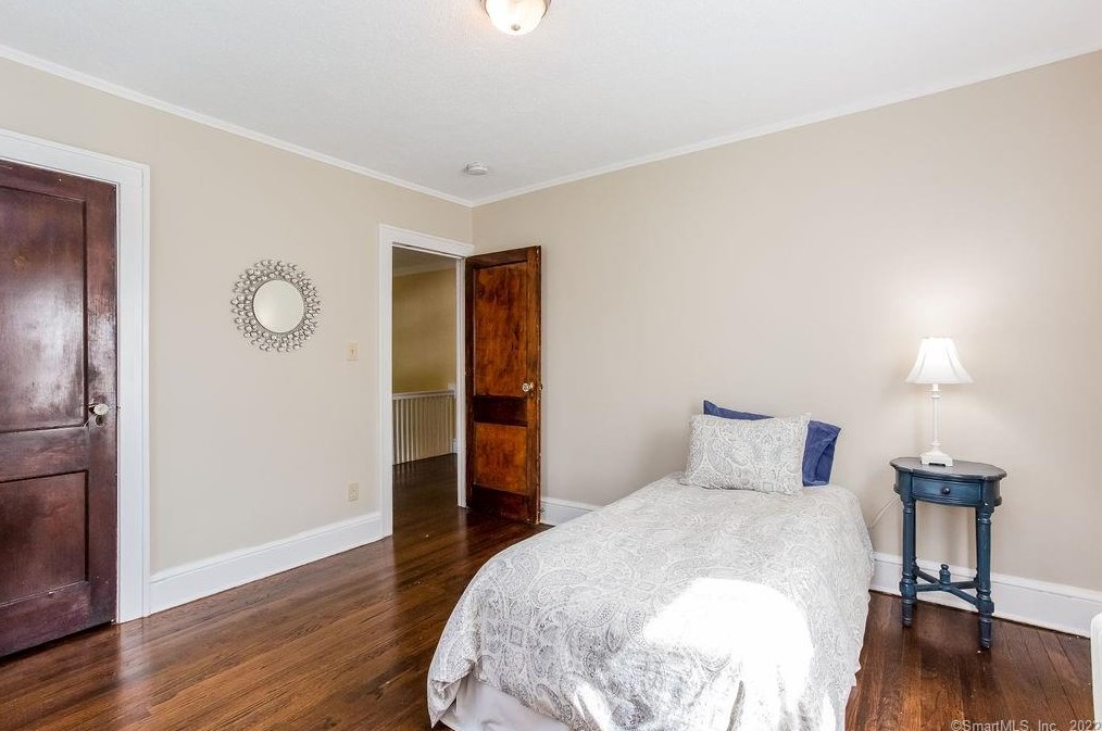 126 Palm St, Hartford CT 06112-1355 exterior