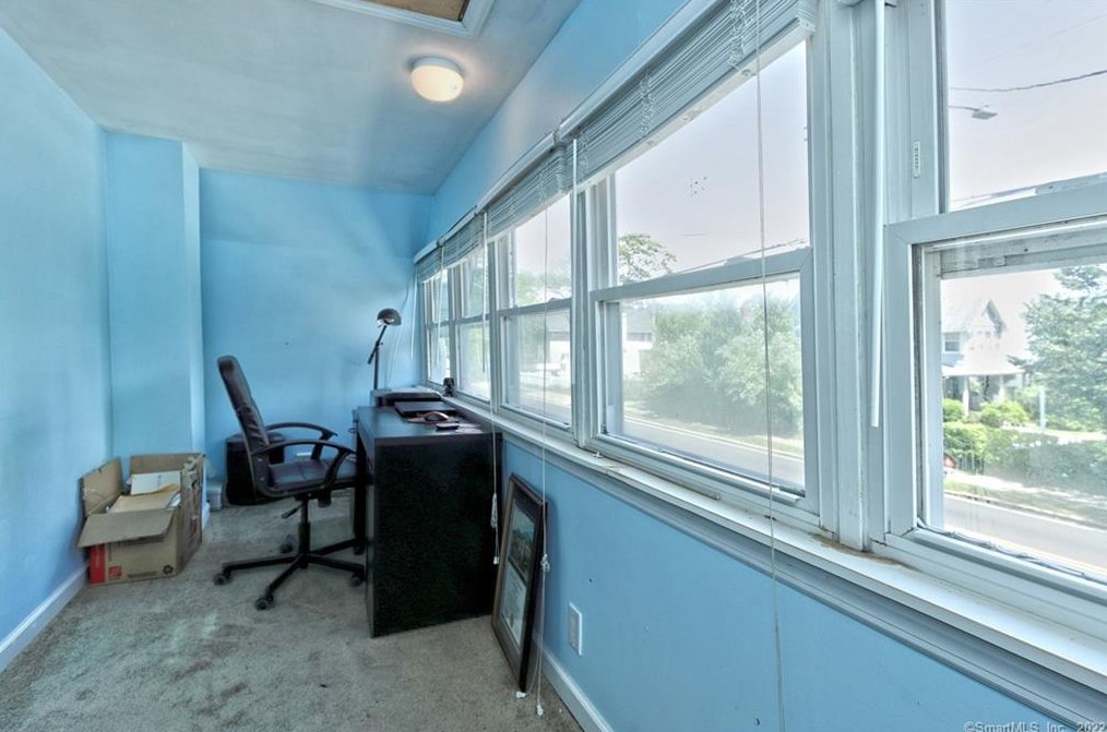 398 Ocean Ave, New Haven CT 06516-6842 exterior