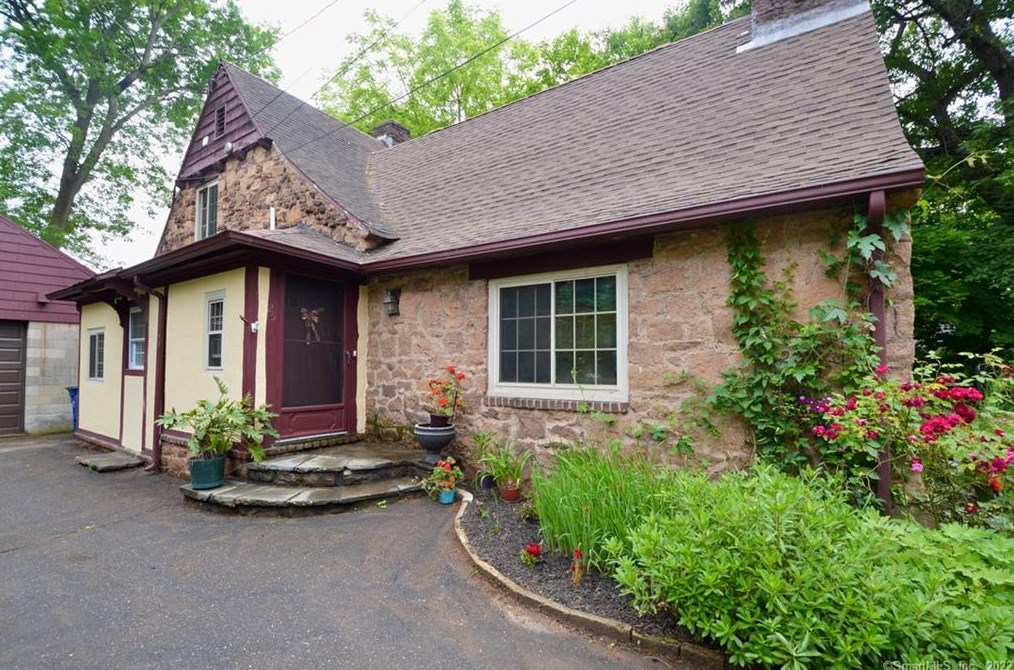 25 Howard St, New Haven CT 06513-4036 exterior