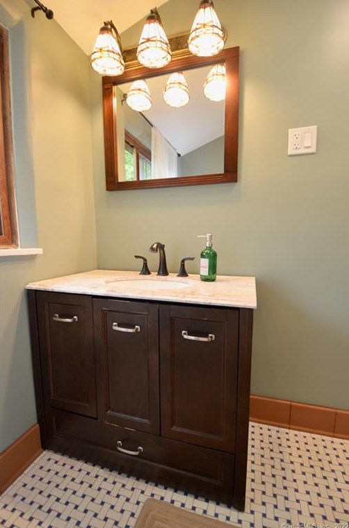 25 Howard St, New Haven CT 06513-4036 exterior