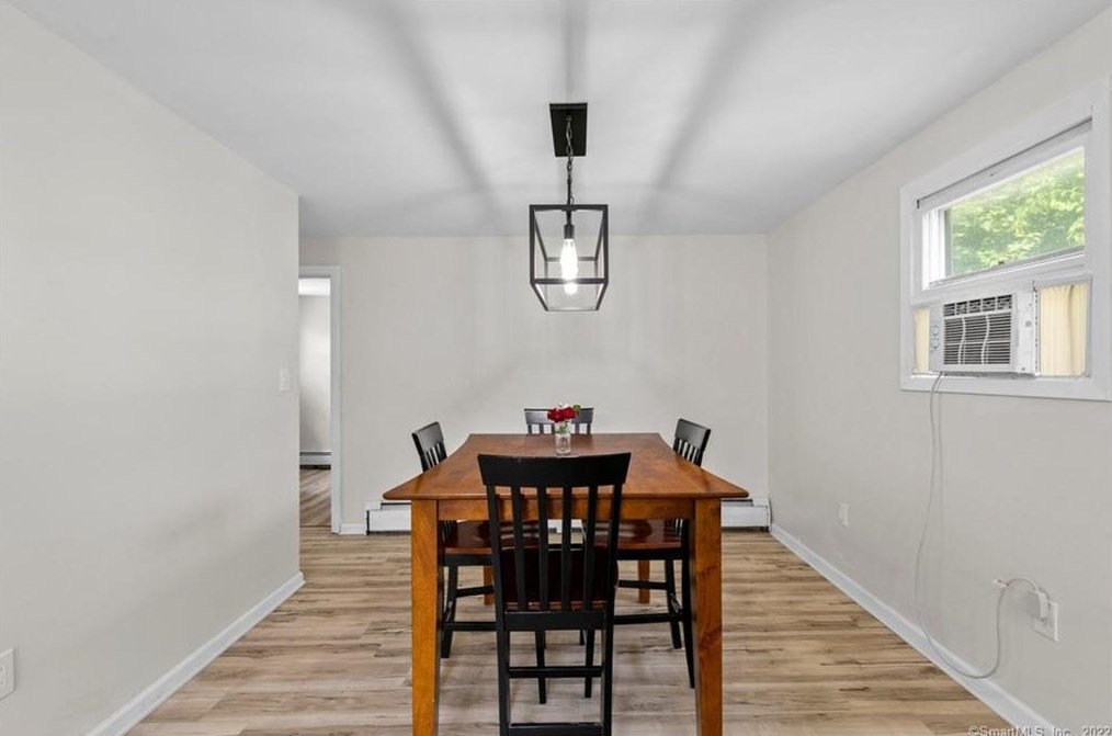 64 Parkview St, Meriden CT  06451-5235 exterior