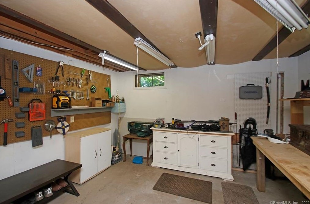 168 Hill Rd, Collinsville CT  06019-2242 exterior