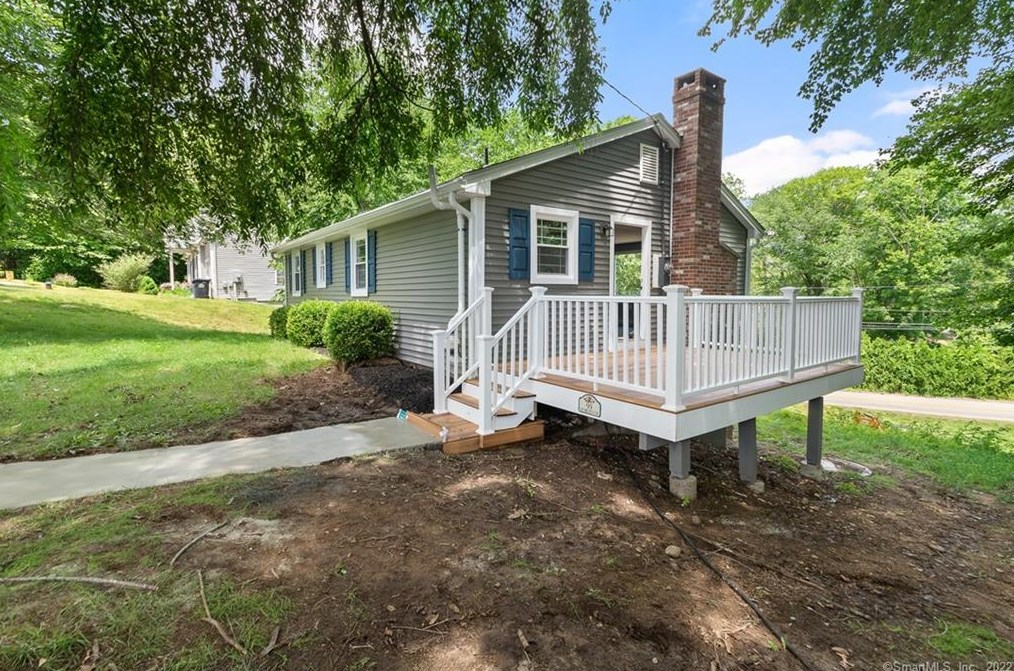 99 Oxoboxo Cross Rd, Chesterfield CT  06370-1034 exterior