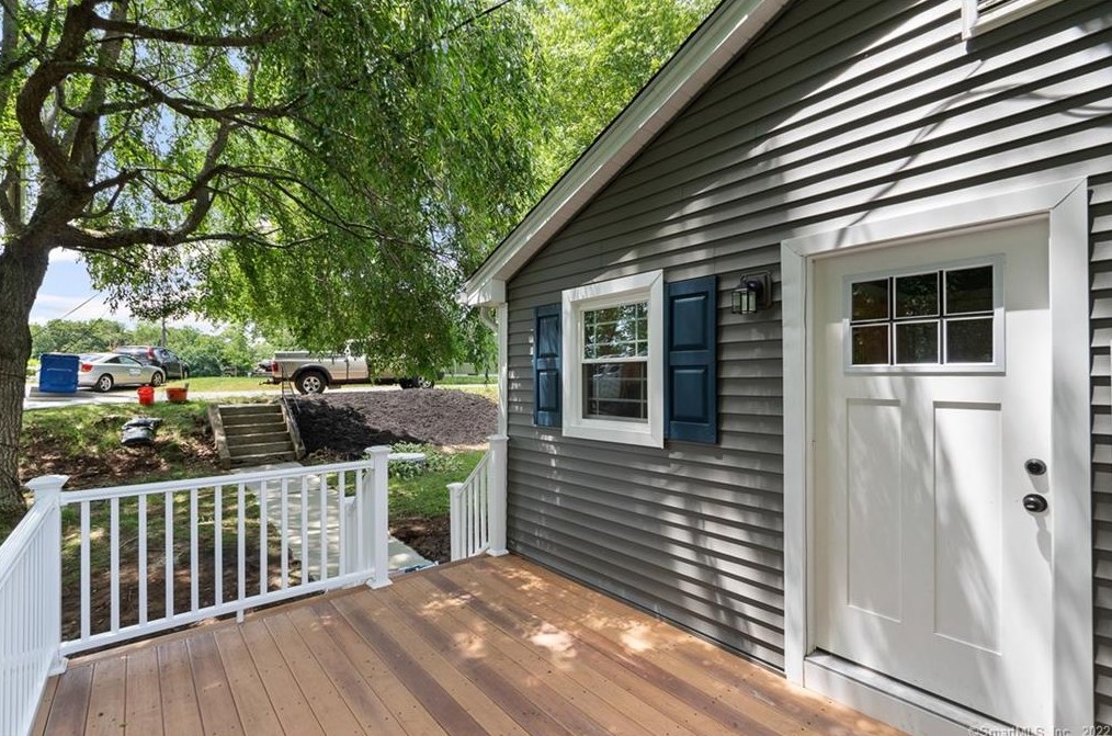 99 Oxoboxo Cross Rd, Chesterfield CT  06370-1034 exterior