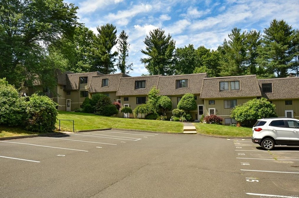 56 Suffield Meadow Dr, Suffield CT  06078-1968 exterior