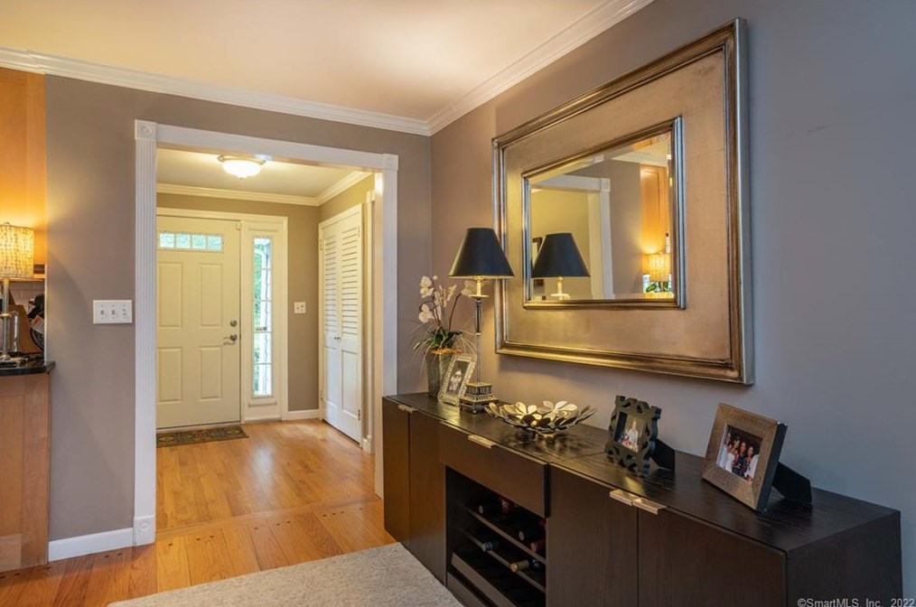 85 Brainard Rd, Hartford CT 06114-1601 exterior