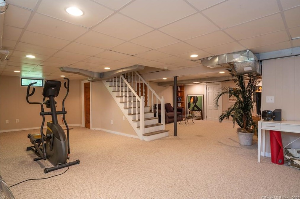 85 Brainard Rd, Hartford CT 06114-1601 exterior