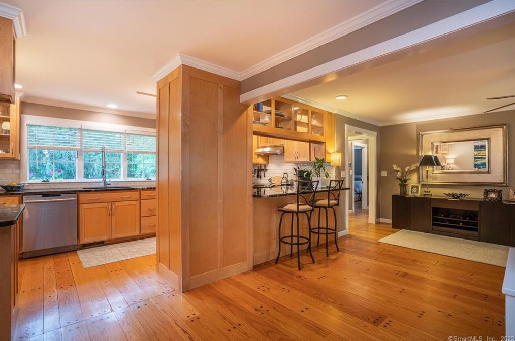 85 Brainard Rd, Hartford CT 06114-1601 exterior