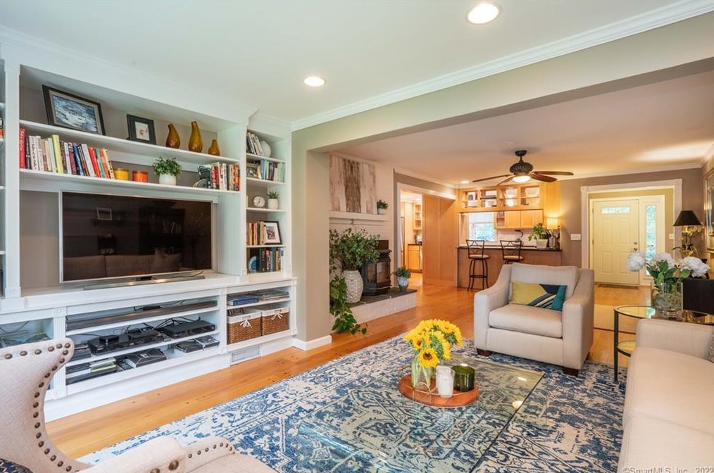 85 Brainard Rd, Hartford CT 06114-1601 exterior