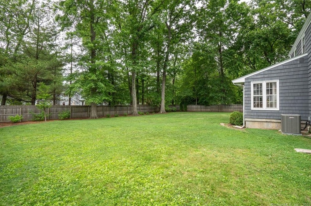 85 Brainard Rd, Hartford CT 06114-1601 exterior