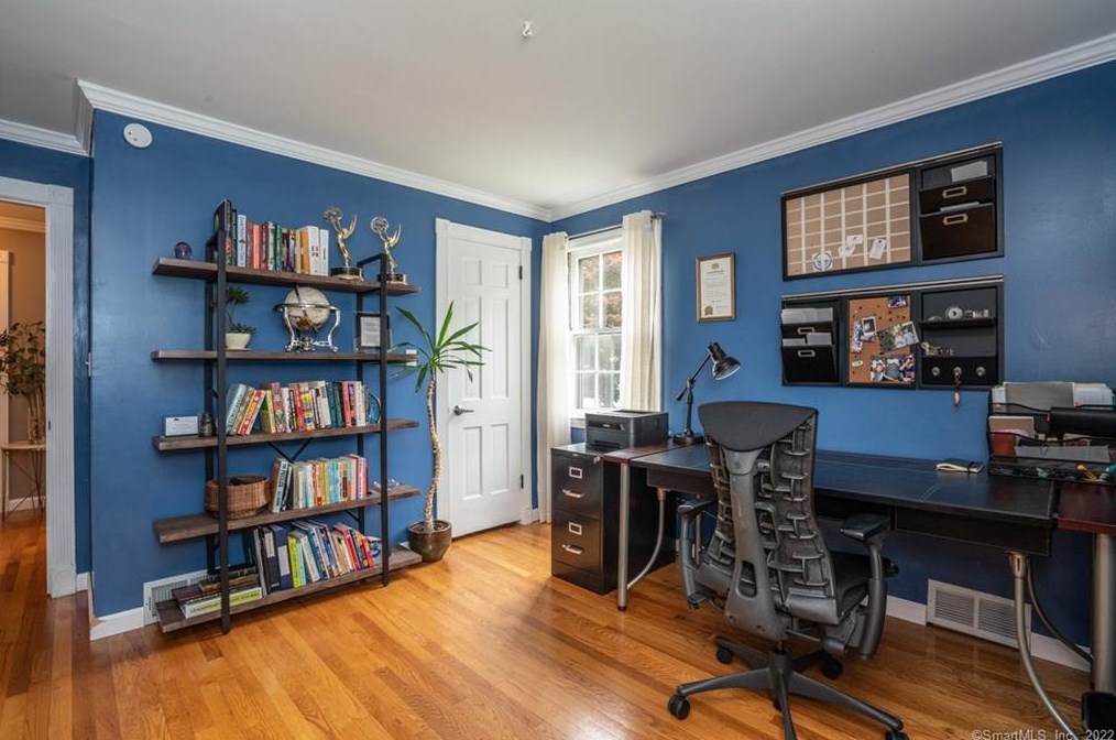 85 Brainard Rd, Hartford CT 06114-1601 exterior