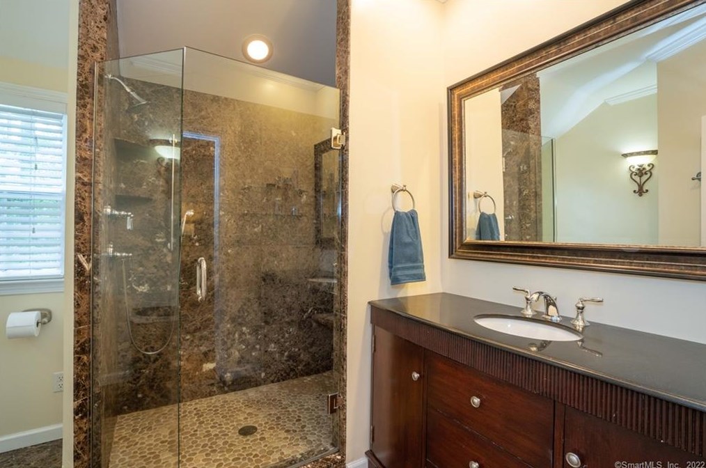 85 Brainard Rd, Hartford CT 06114-1601 exterior