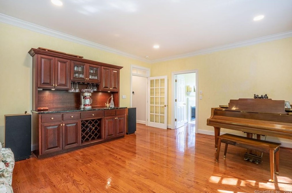 41 Brian Ln, Avon CT 06001-3530 exterior