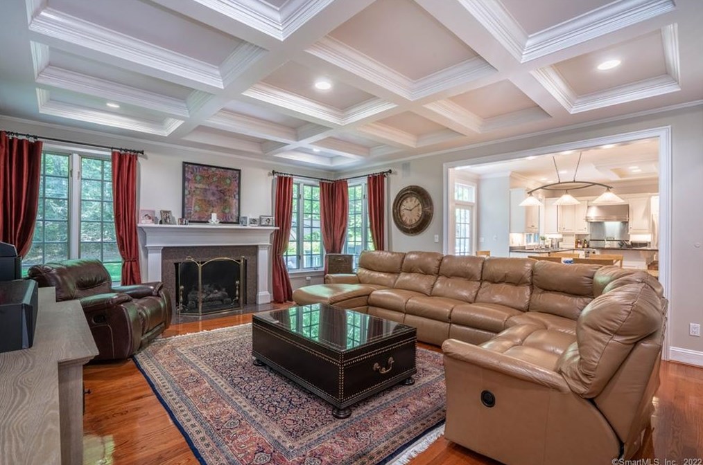 41 Brian Ln, Avon CT 06001-3530 exterior